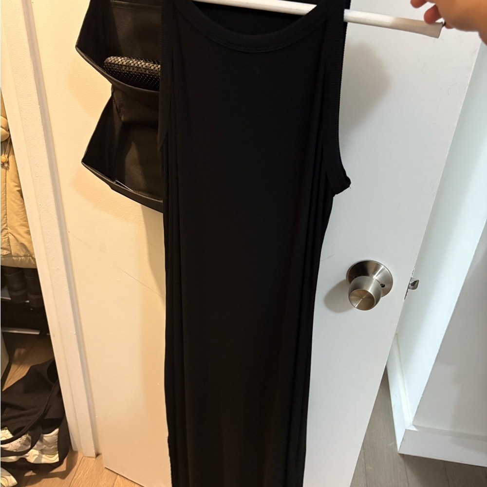 Elegant Black Sleeveless Dress